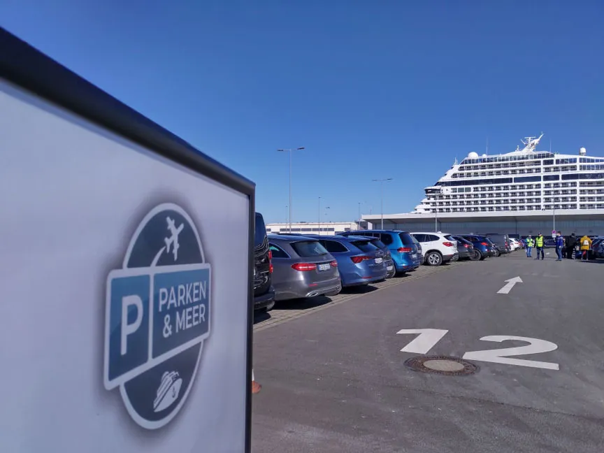 Parken In Hamburg Mit Transfer Zum Flughafen www.parken-und-meer.de